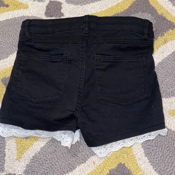 HM Lace Shorts - Picture 2 of 3